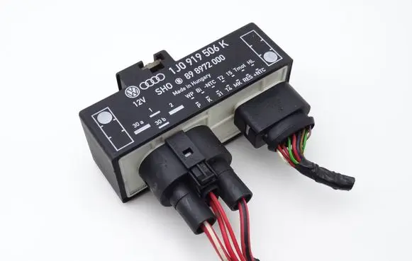 Coolant fan relay