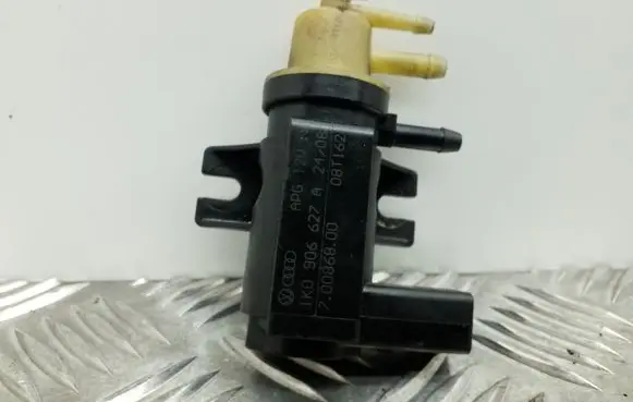 Skoda Octavia Mk2 (1Z) Turbo solenoid valve 1K0906627A