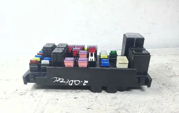 Subaru Outback Fuse module 82241AG070 82241AG07027