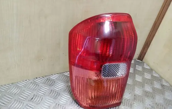 Toyota RAV 4 (XA20) Rear/tail lights