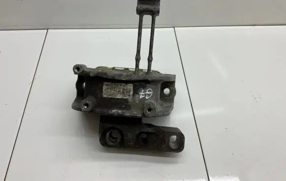 Volkswagen Golf VII Engine mount bracket 5Q0199262DE
