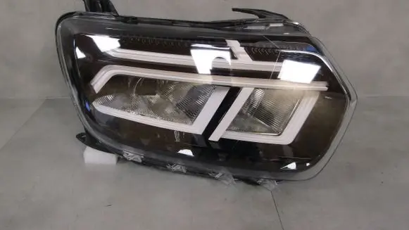 Dacia Duster II Headlight/headlamp 260106194R LA23893AC88D