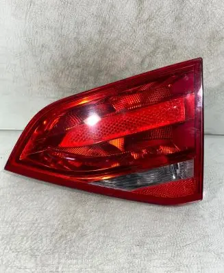 Tailgate rear/tail lights