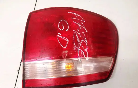 Toyota Avensis Verso Rear/tail lights