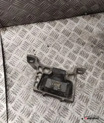Volvo V50 Engine mount bracket 71551944