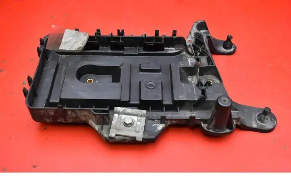 Skoda Yeti (5L) Battery box tray 1K0915333