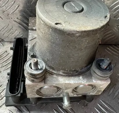 Maserati Quattroporte ABS Pump 0265950488 59213M0217