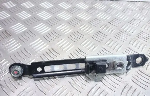 Mitsubishi Lancer VIII Seat belt adjustment rail E628001