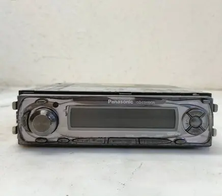 Volvo S40, V40 Radio/CD/DVD/GPS head unit 1113230 CQC3100GN 023683