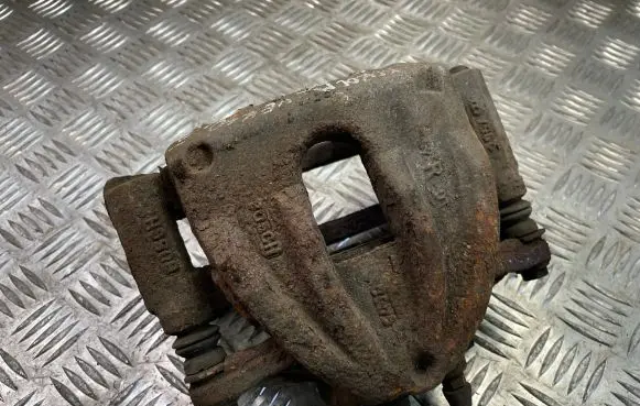 Toyota Corolla Verso AR10 Front brake caliper