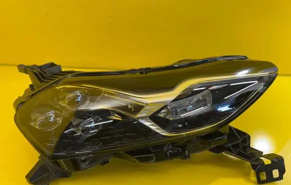 Citroen DS3 Headlight/headlamp 9820840780