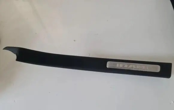 Dodge PickUp RAM SRT-10 Rear sill trim cover 6WC72TRMAA