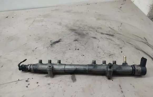 Fuel main line pipe