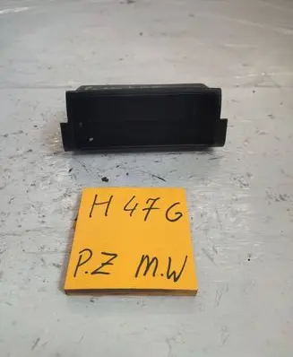 Volkswagen PASSAT B5 Glove box 3B0857332