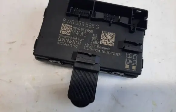 Audi A4 S4 B9 Door control unit/module 8W0959595G