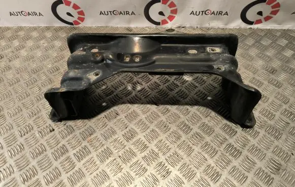 Jeep Grand Cherokee Gearbox mounting bracket 68229952AA