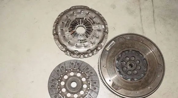 BMW 1 E81 E87 Clutch set kit 757747902