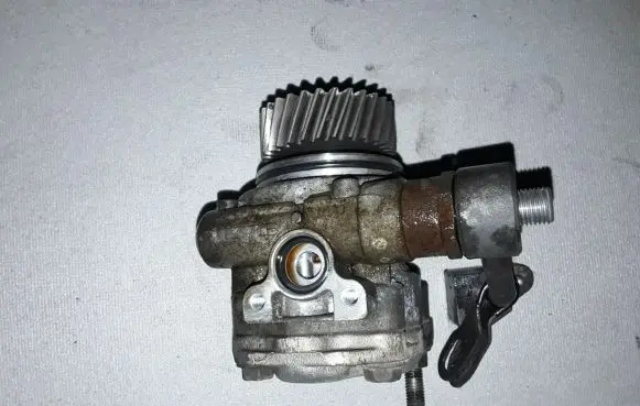 Isuzu D-Max Power steering pump 0719B2