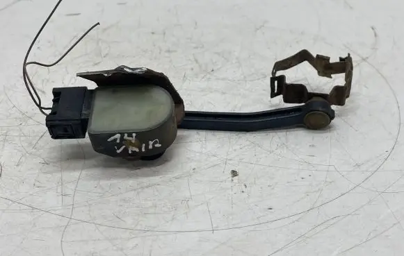 Audi A4 S4 B8 8K Headlight/headlamp level sensor 8e0907503
