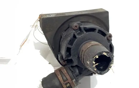Seat Toledo IV (NH) Oil filter mounting bracket 5G0965567A