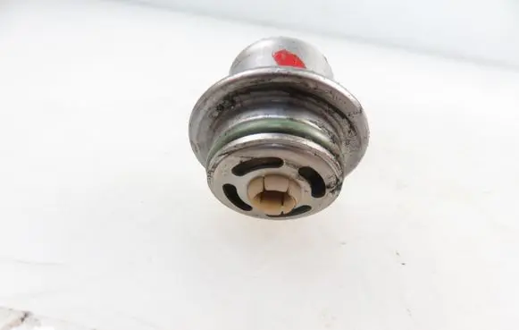 Mercedes-Benz CLK A208 C208 Fuel pressure regulator A1110780392