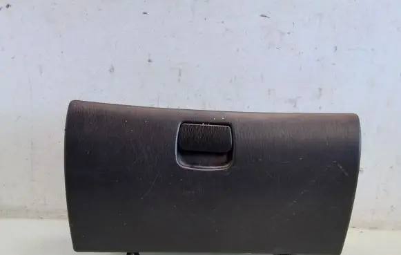 Hyundai H-100 Glove box