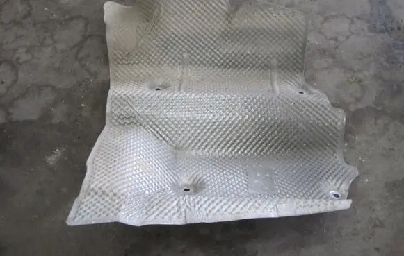 Mercedes-Benz E A207 Exhaust heat shield A2076820271