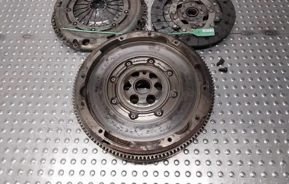 Skoda Kamiq Clutch set kit 05C105266 05C141025A