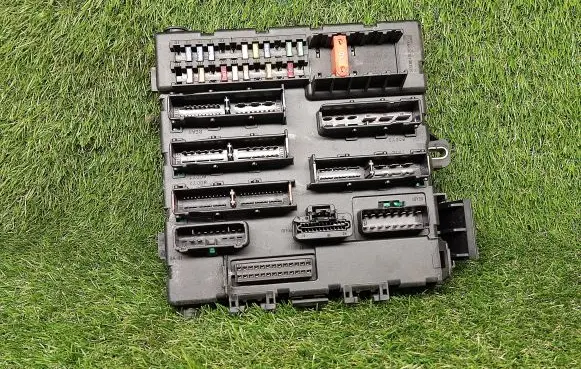 Opel Vectra C Power management control unit 13142520BJ
