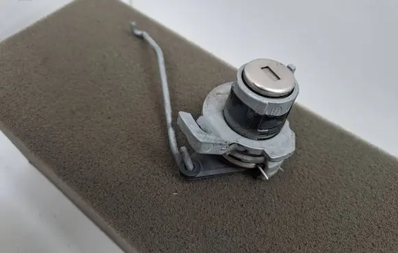 BMW X5 G05 Front door lock (next to the handle) 7407161