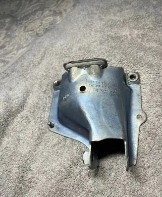 Audi A5 8T 8F Engine mounting bracket 8K0399059A 8K0399059C