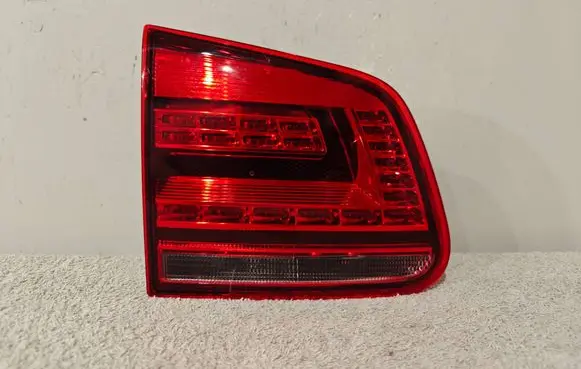 Volkswagen Tiguan Tailgate rear/tail lights 5N0945307 2SA01171601 80002430