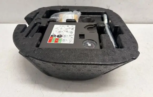 Opel Adam Tool box