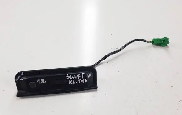Suzuki Swift III Tailgate opening switch 