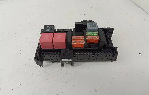 Mercedes-Benz C W205 Fuse module A2059068501 529881F07 152900327