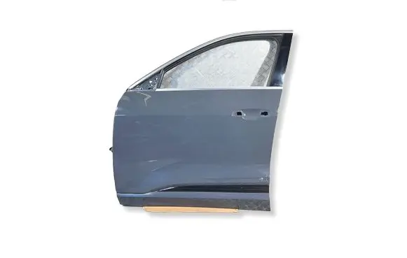 Audi Q8 e-tron Front door 