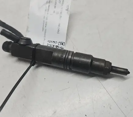 Volvo V70 Fuel injector 074130201Q