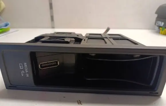 Volkswagen Tiguan USB control unit 5N0035341C 5N0035342B 10000030