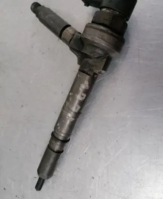 Opel Zafira B Fuel injector 0445110175