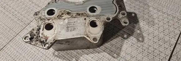 Engine oil radiator