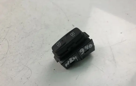 Volvo V60 Central locking switch button 31376498