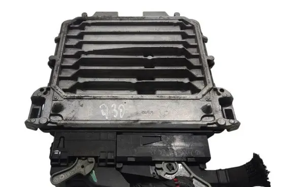 Infiniti Q30 Engine control unit/module ECU A2709002100