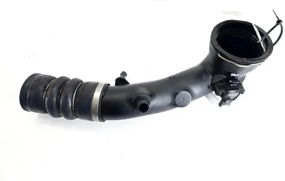 BMW 5 F10 F11 Intercooler hose/pipe 7588268 23557610 235576