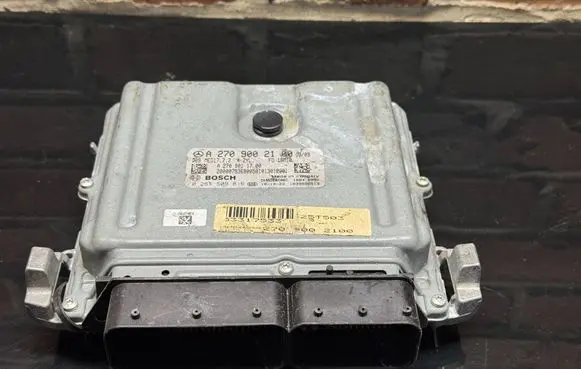 Mercedes-Benz A W176 Engine control unit/module A2709002100 53317533 0261S09816