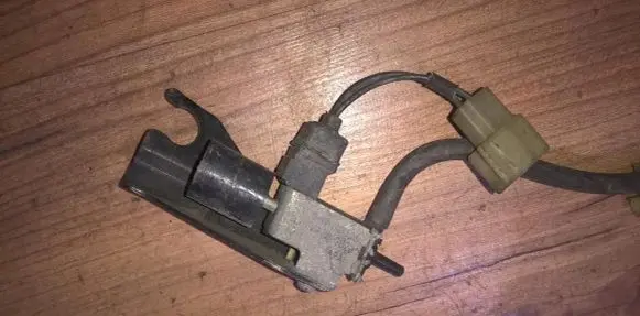 Mitsubishi Pajero Turbo solenoid valve mb813346 nenustatya