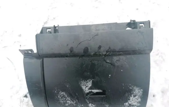 Mazda 5 Glove box cc2964161