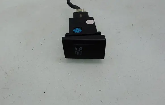 SsangYong Rexton I Windscreen/window heater switch 864W02500