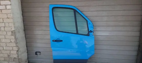 Mercedes-Benz Sprinter W906 Front door