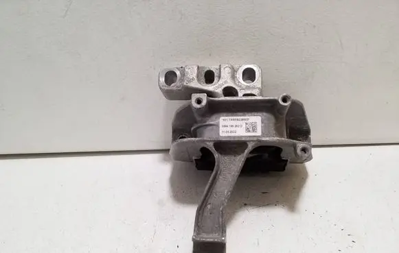 Audi Q3 F3 Engine mount bracket 5WA199262D 11042022