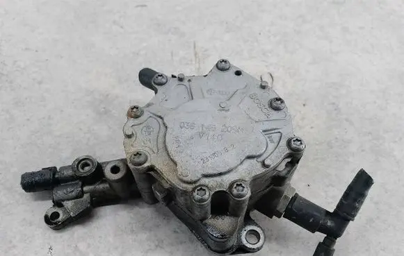Audi A3 S3 8P Vacuum pump 038145209M